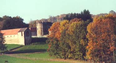 Le château de la Rivière et la chapelle