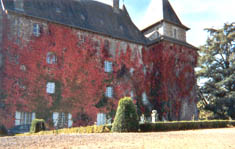 le chteau de Pompadour  l'automne